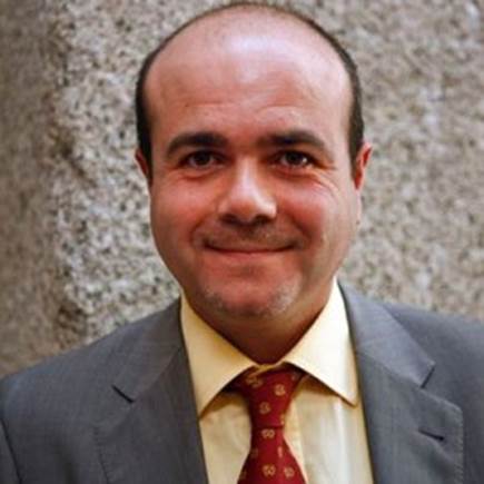 Retrato de Salvador Molina, analista económico y presidente de ProCom.